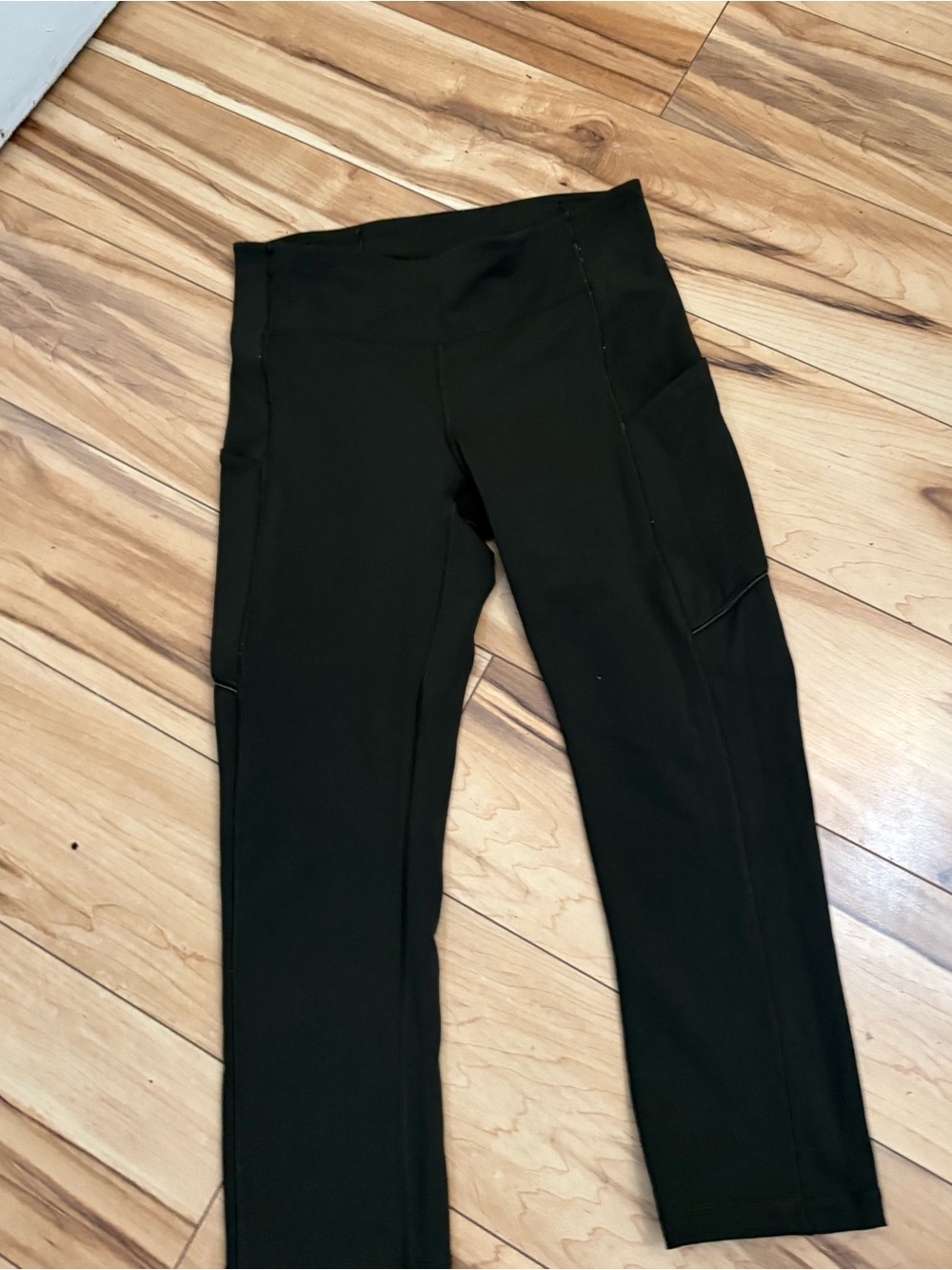 Lululemon Speed Up Crop - Picture 4 of 6